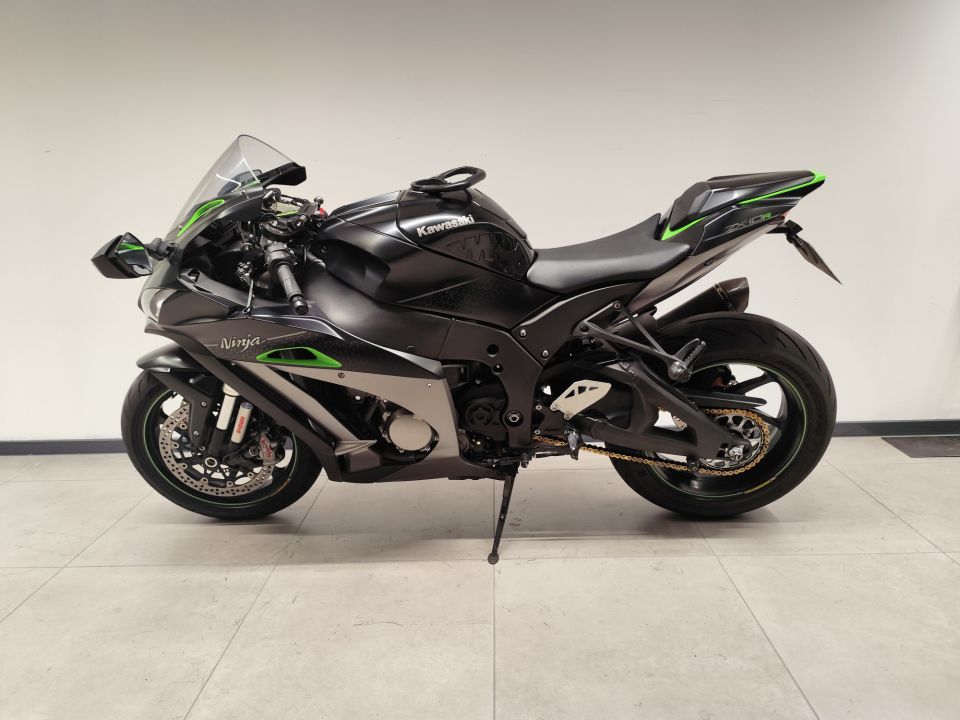 KAWASAKI ZX-10R 4