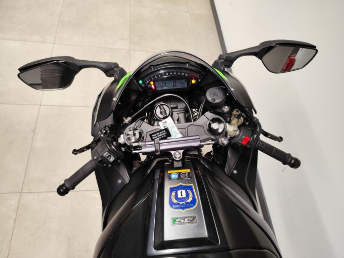 KAWASAKI ZX-10R 4