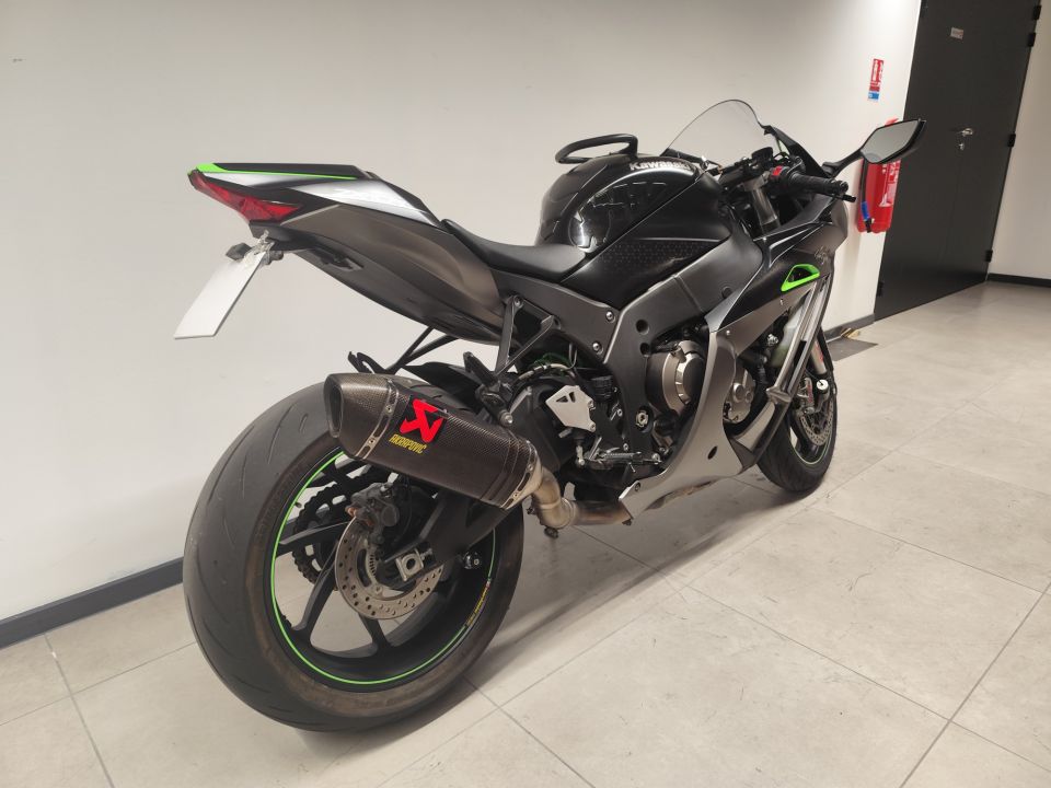 KAWASAKI ZX-10R 4