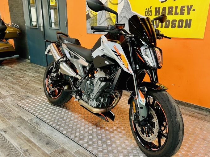 KTM 790 DUKE L 4