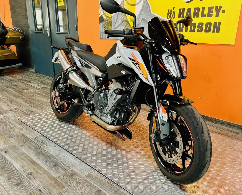 KTM 790 DUKE L 4