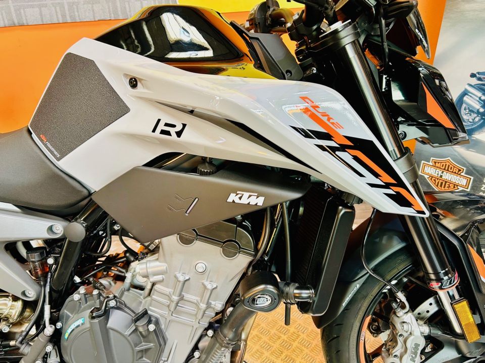 KTM 790 DUKE L 4