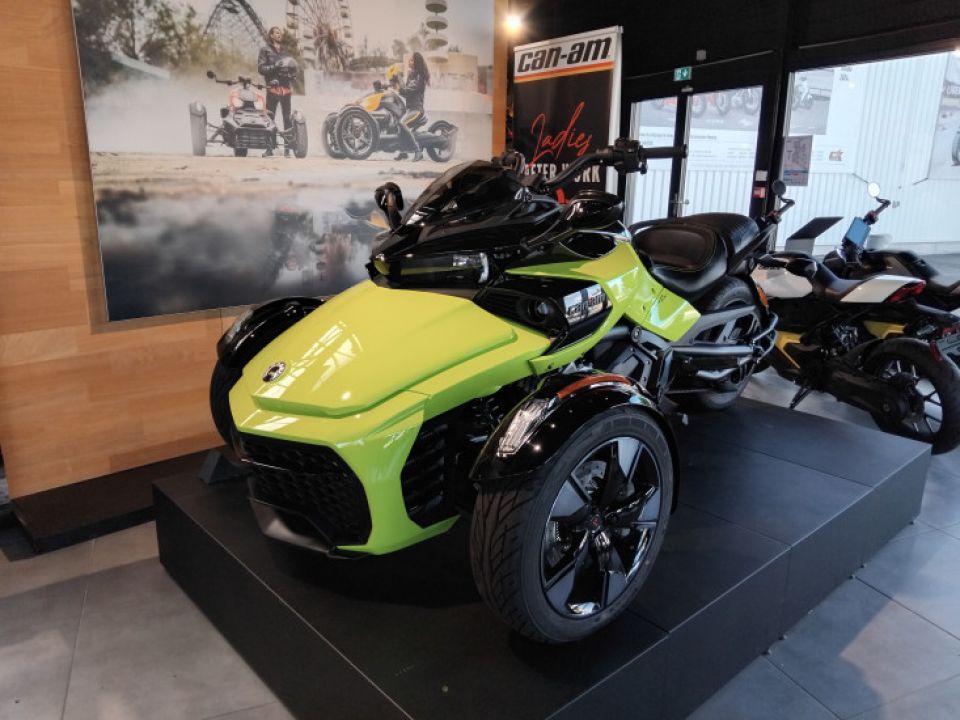 CAN-AM SPYDER F3-S 4