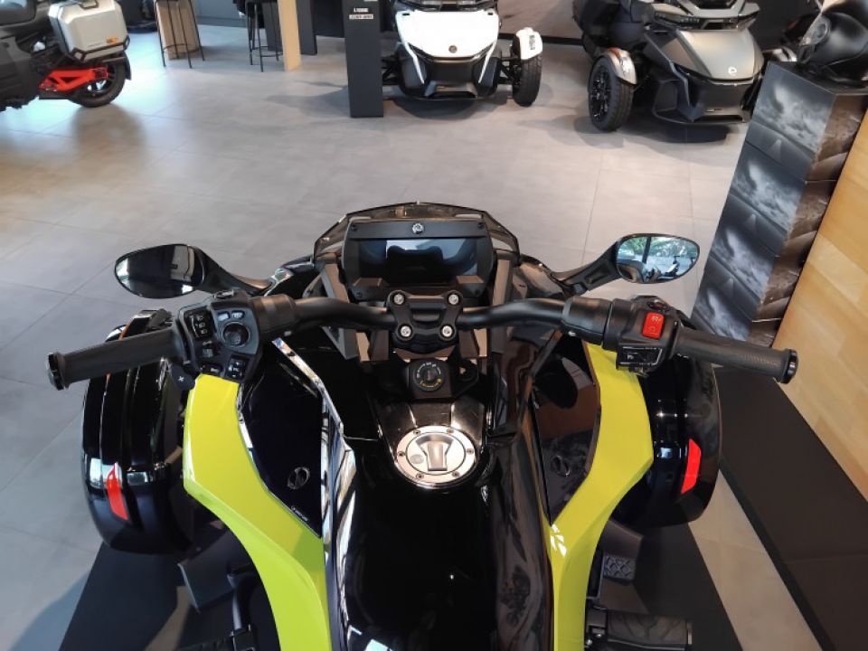 CAN-AM SPYDER F3-S 4