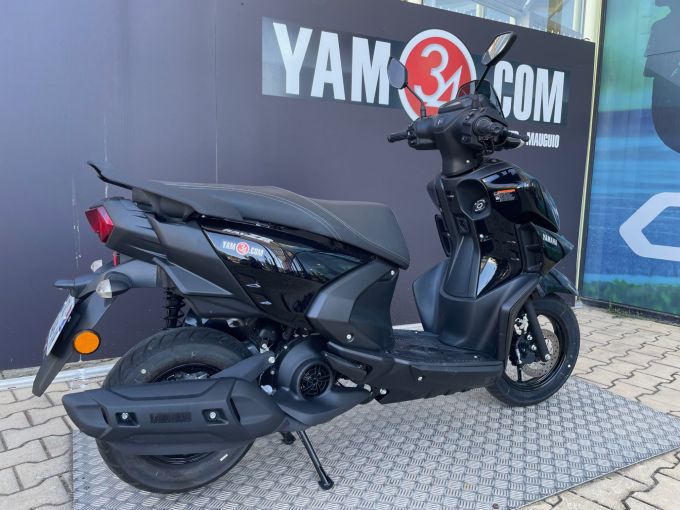 YAMAHA RayZR 125 4