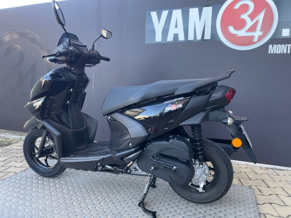 YAMAHA RayZR 125 4