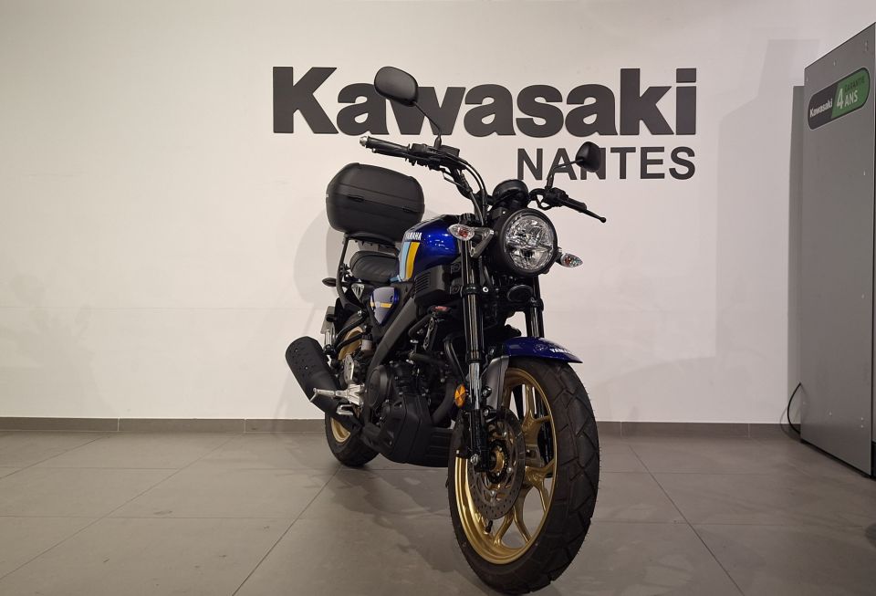 YAMAHA XSR 125 4