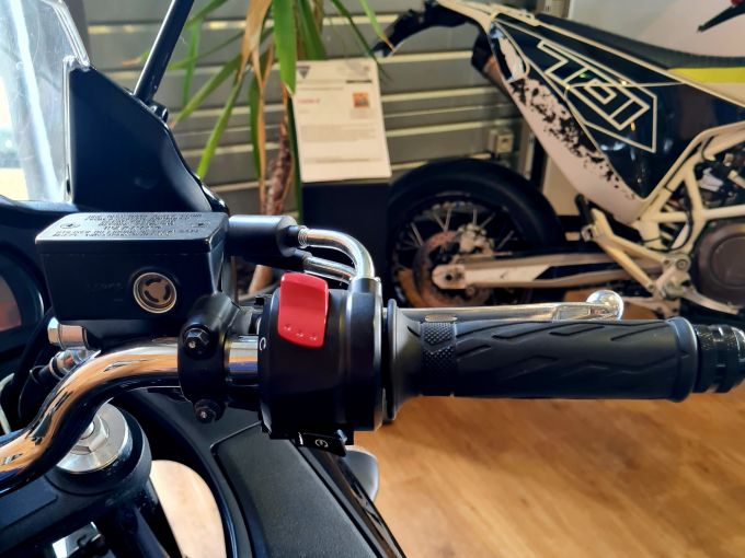 SUZUKI GSF 600 S BANDIT 4