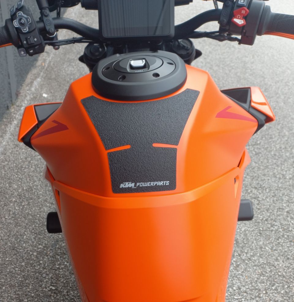 KTM 1390 SUPER DUKE R EVO 4