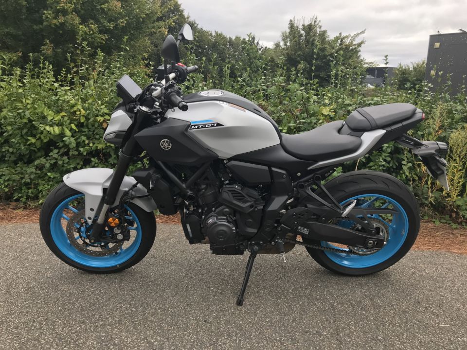 YAMAHA MT-07 Y-AMT 4