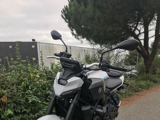 YAMAHA MT-07 Y-AMT 4