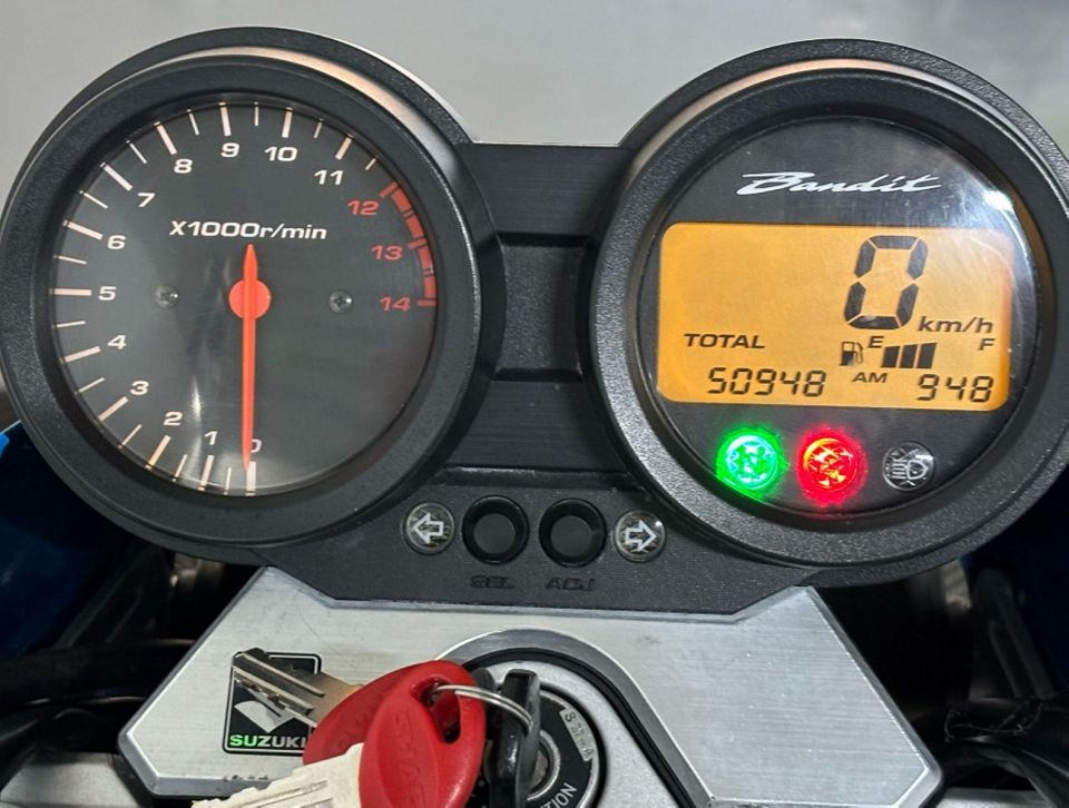 SUZUKI GSF 650 N BANDIT 4