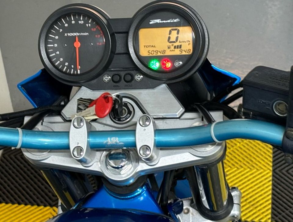 SUZUKI GSF 650 N BANDIT 4