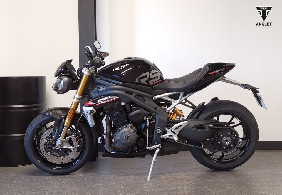 TRIUMPH SPEED TRIPLE 1200 RS 4