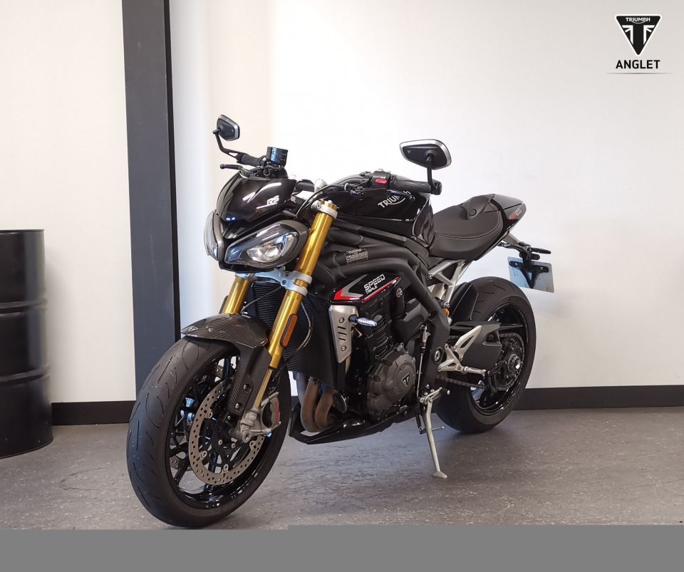 TRIUMPH SPEED TRIPLE 1200 RS 4