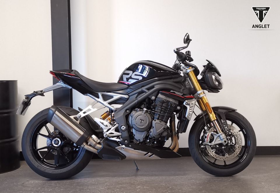 TRIUMPH SPEED TRIPLE 1200 RS 4