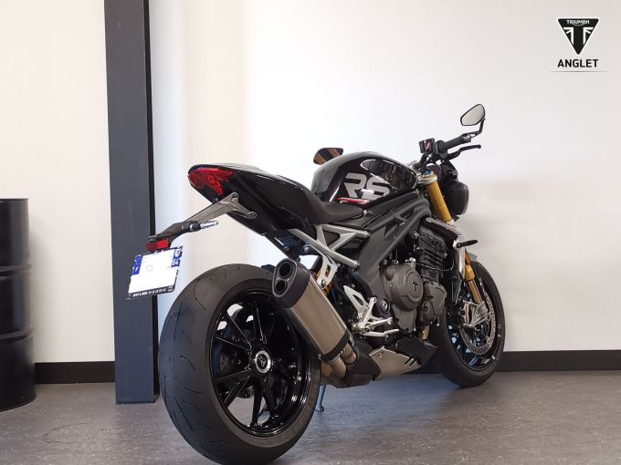 TRIUMPH SPEED TRIPLE 1200 RS 4