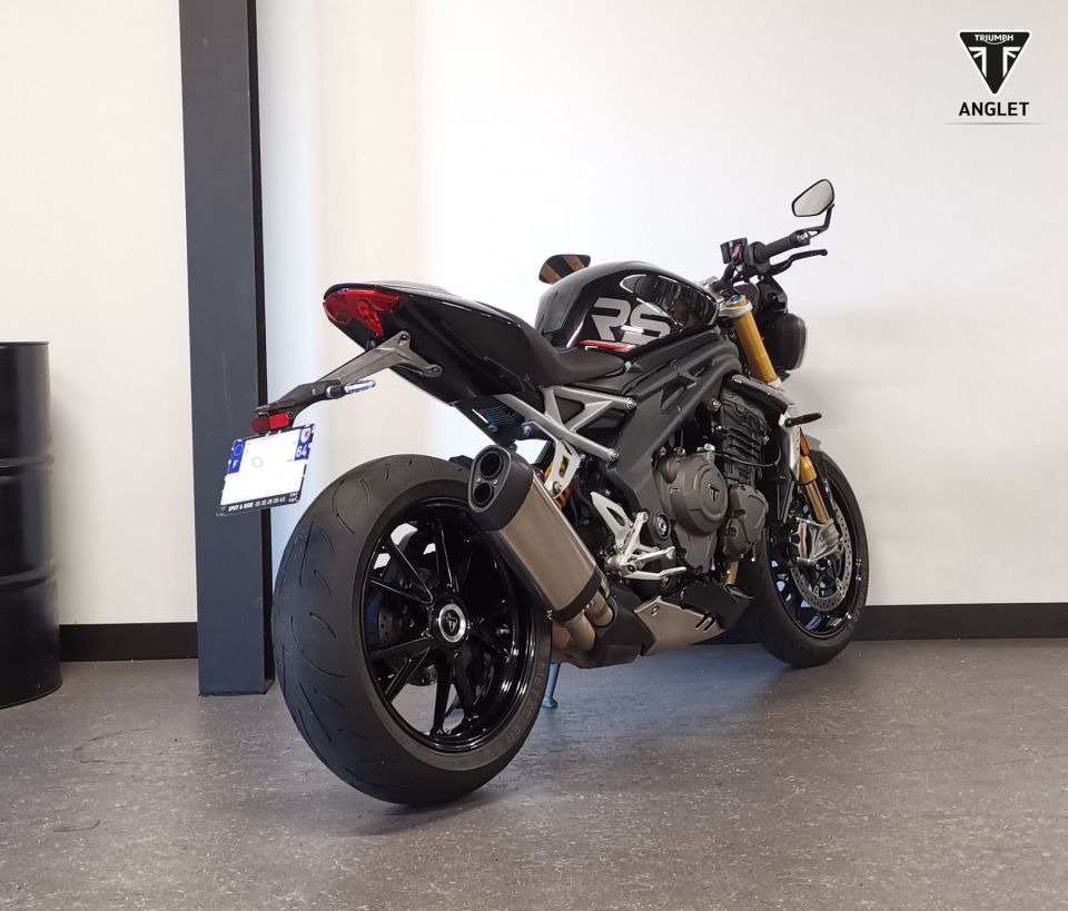 TRIUMPH SPEED TRIPLE 1200 RS 4