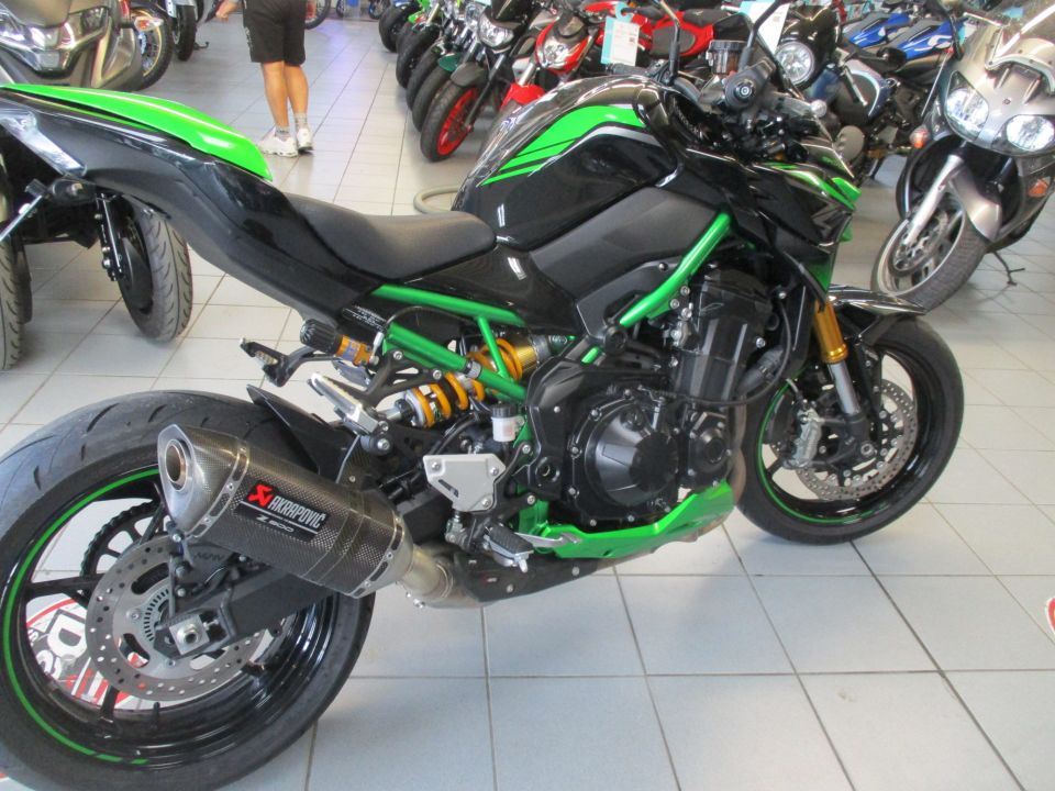 KAWASAKI Z900 SE 4