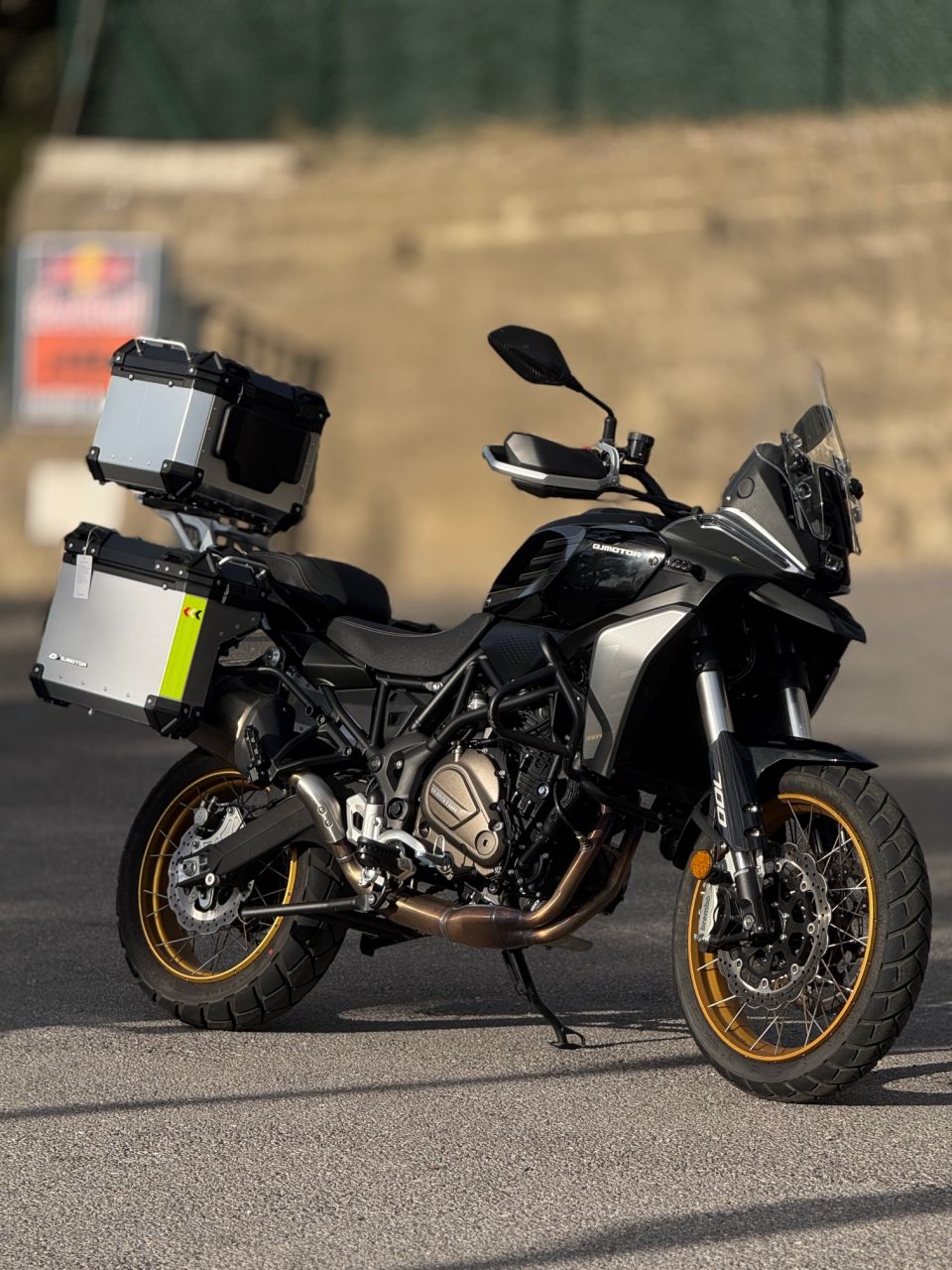 QJ MOTOR SRT 700 X TOURING 4