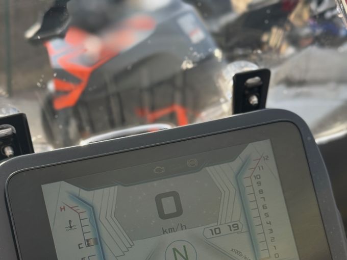 QJ MOTOR SRT 700 X TOURING 4