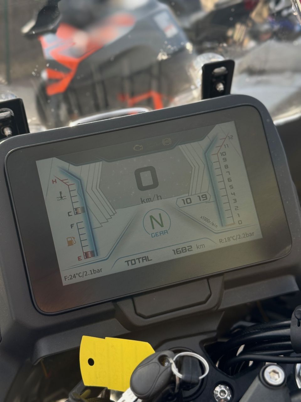 QJ MOTOR SRT 700 X TOURING 4