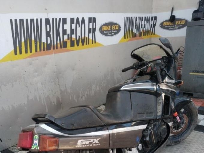 KAWASAKI GPX 600 4