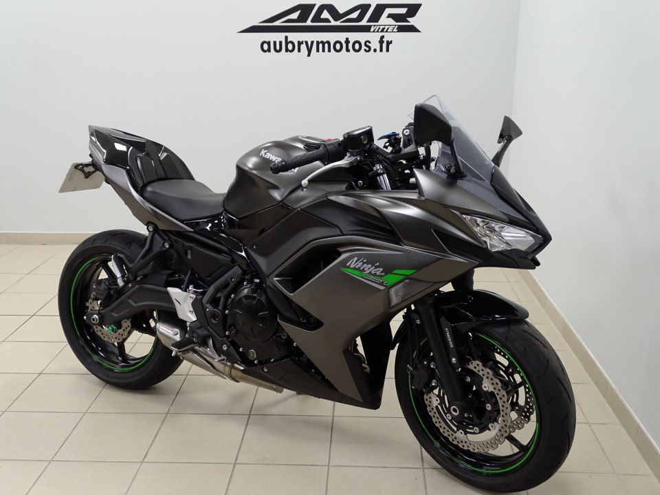 KAWASAKI NINJA 650 4