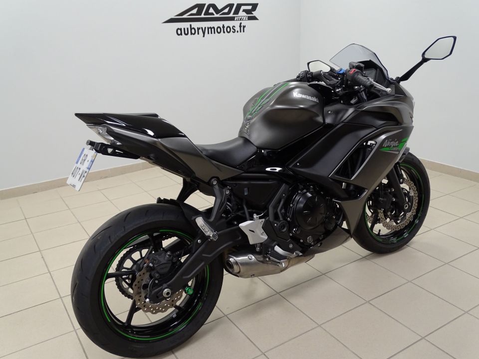 KAWASAKI NINJA 650 4