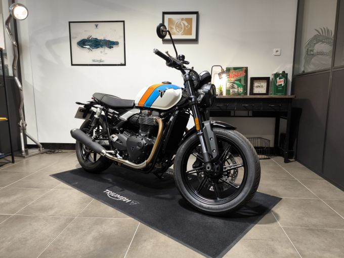 TRIUMPH SPEED TWIN 900 4