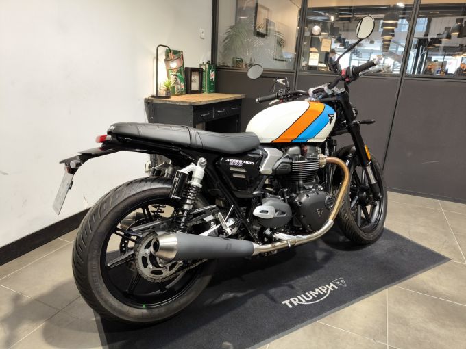 TRIUMPH SPEED TWIN 900 4