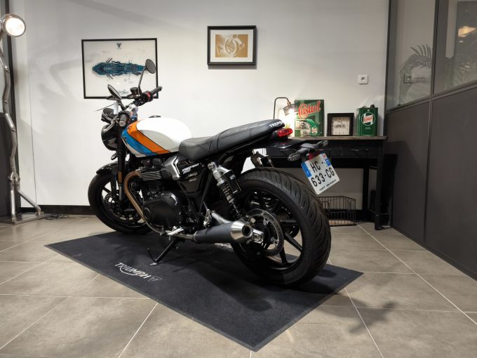 TRIUMPH SPEED TWIN 900 4