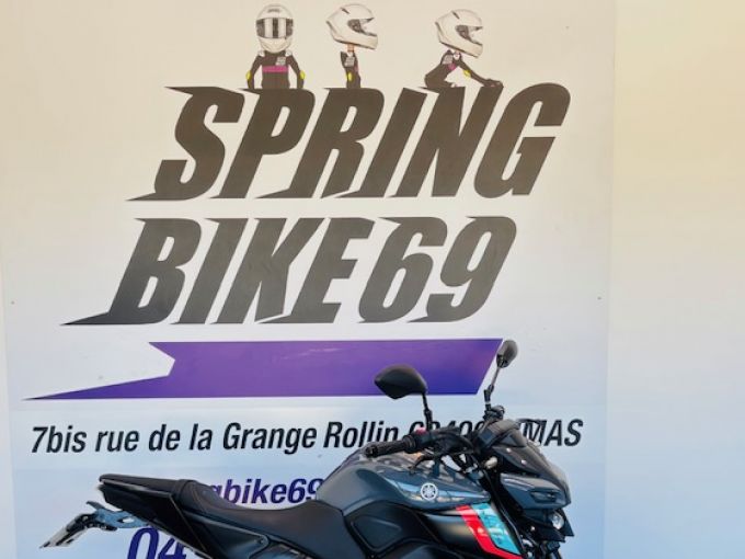 YAMAHA MT-125 4