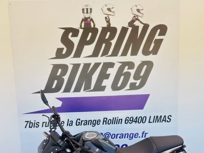 YAMAHA MT-125 4