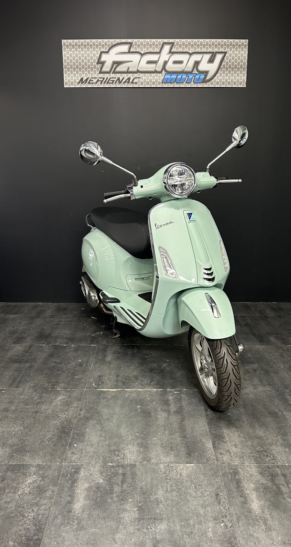 VESPA PRIMAVERA 125 4