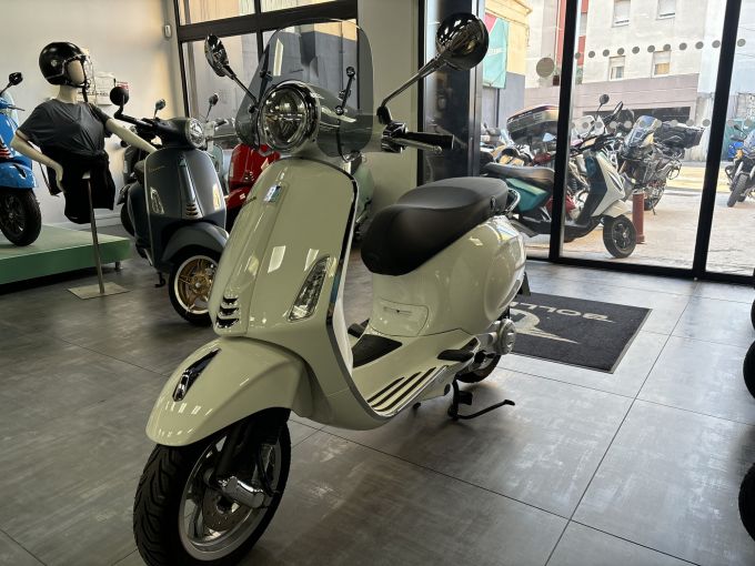 VESPA PRIMAVERA 50 4