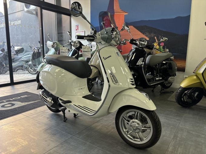 VESPA PRIMAVERA 50 4