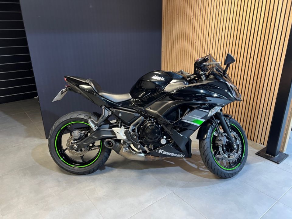 KAWASAKI NINJA 650 4