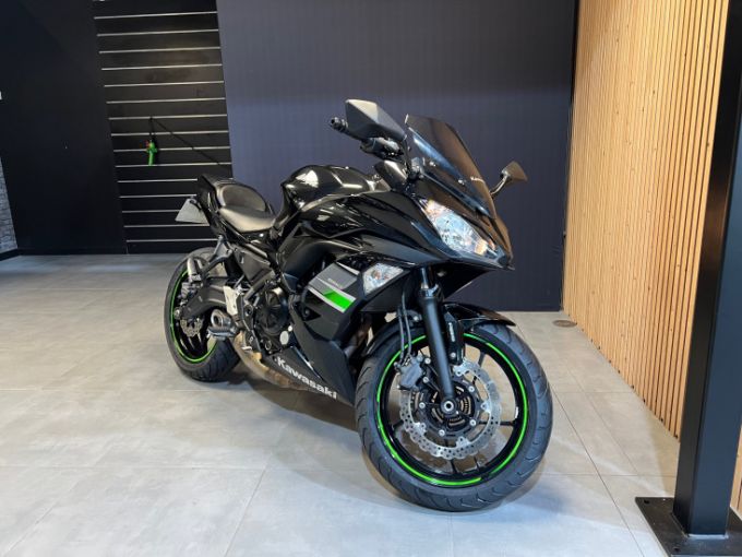 KAWASAKI NINJA 650 4