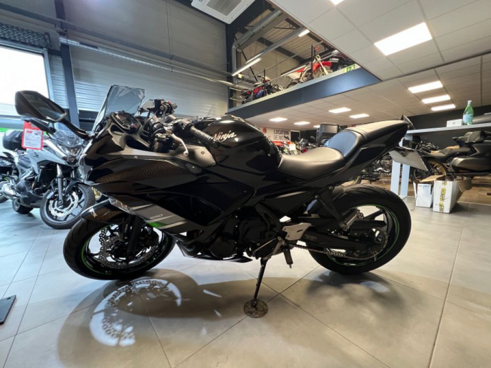 KAWASAKI NINJA 650 4