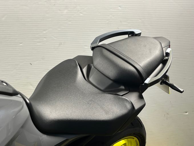 YAMAHA MT-07 4