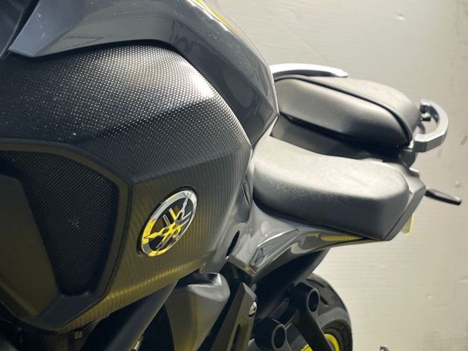 YAMAHA MT-07 4