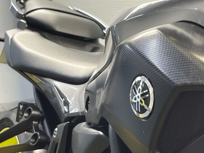YAMAHA MT-07 4