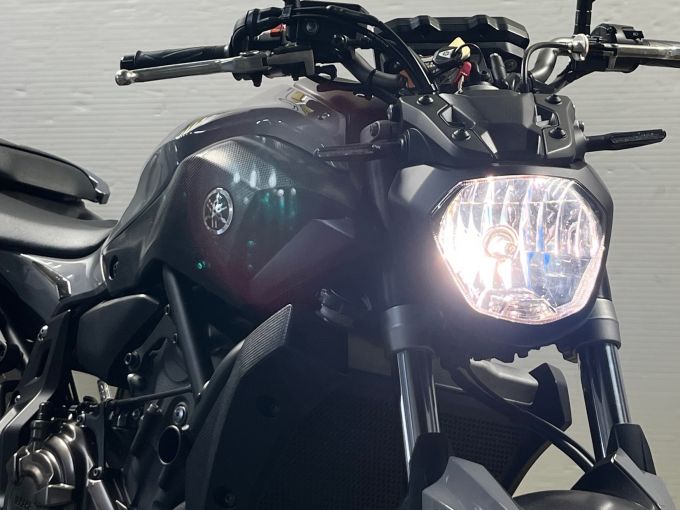YAMAHA MT-07 4