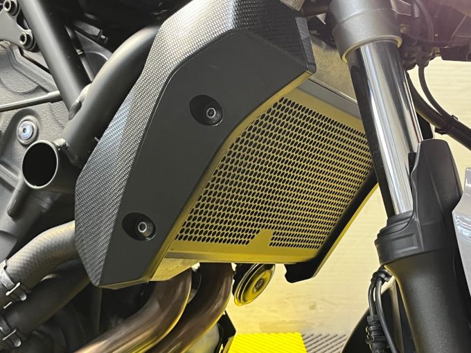 YAMAHA MT-07 4