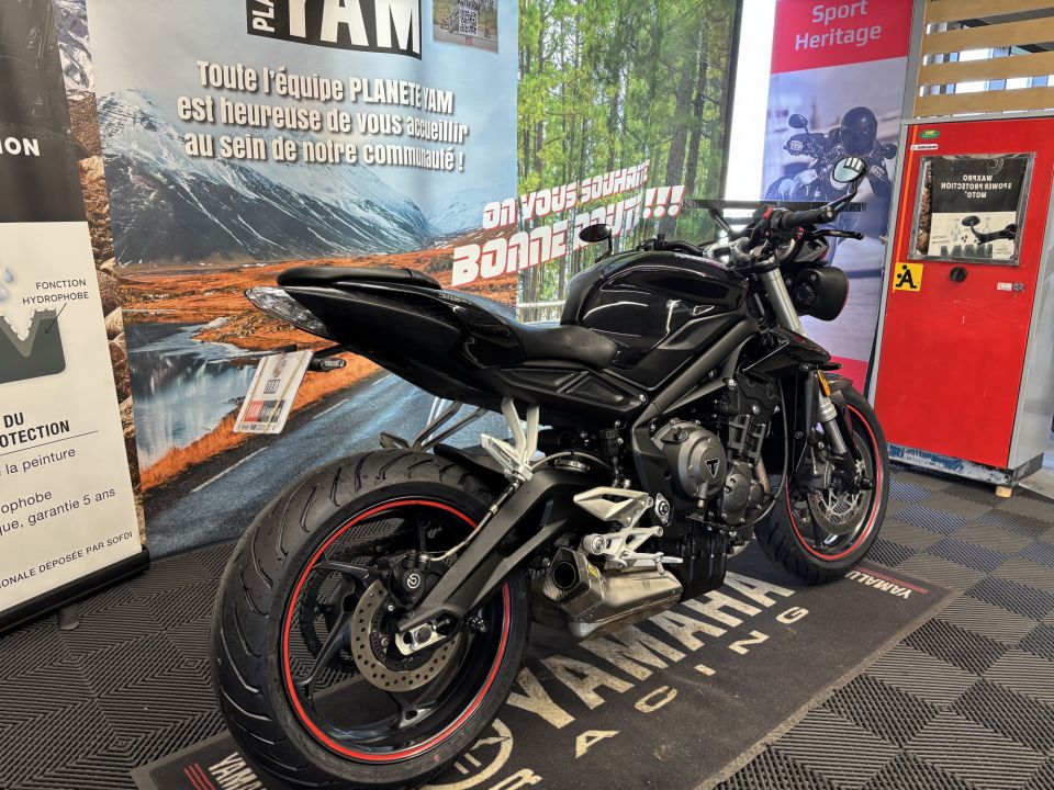 TRIUMPH Street Triple 660 4