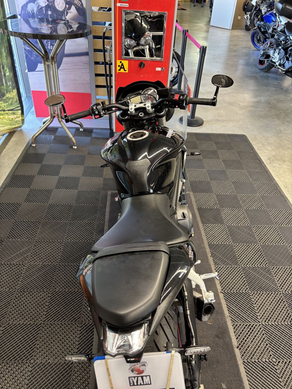 TRIUMPH Street Triple 660 4