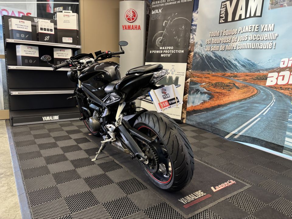 TRIUMPH Street Triple 660 4
