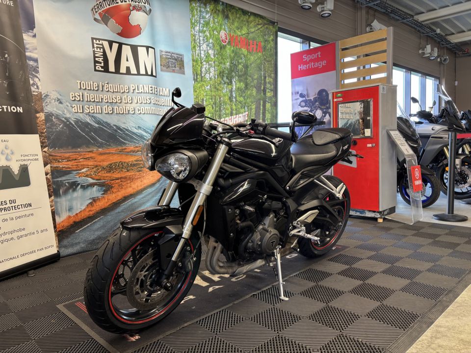 TRIUMPH Street Triple 660 4