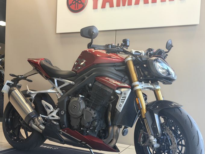 TRIUMPH SPEED TRIPLE 1200 RS 4